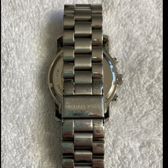 Michael Kors Silver watch - Picture 4 of 6